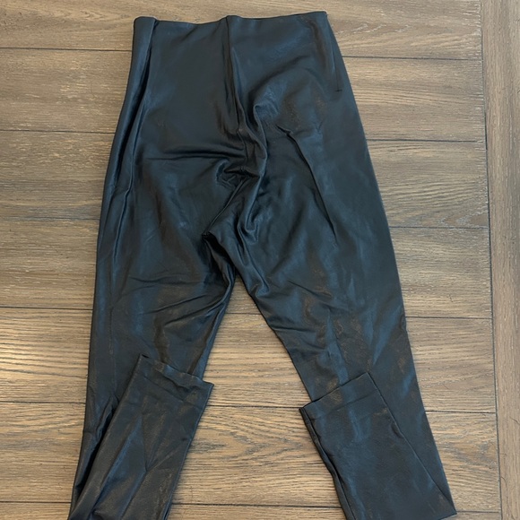 Commando Control Black Textured Leggings Size M‎ - Picture 2 of 4